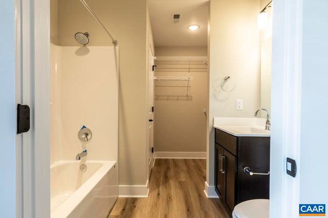 103 Thomas Dr # 102, Charlottesville, VA 22903