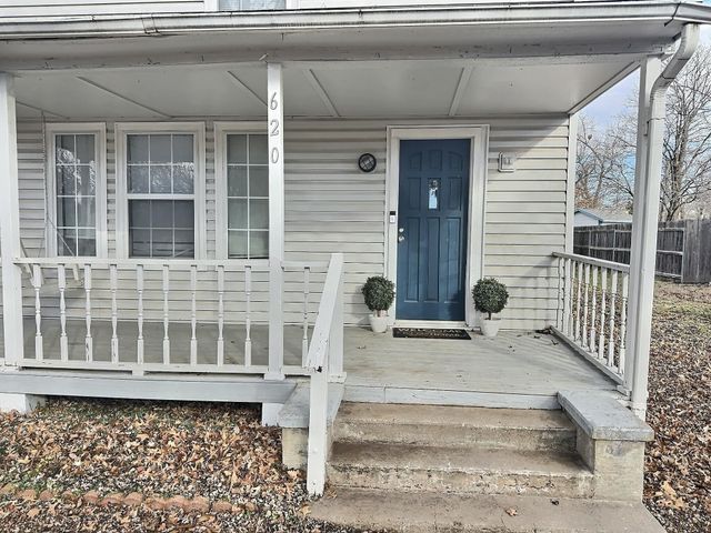 620 E 10th St, Newton, KS 67114