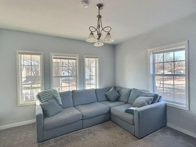 620 E 10th St, Newton, KS 67114