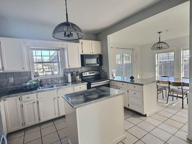 620 E 10th St, Newton, KS 67114