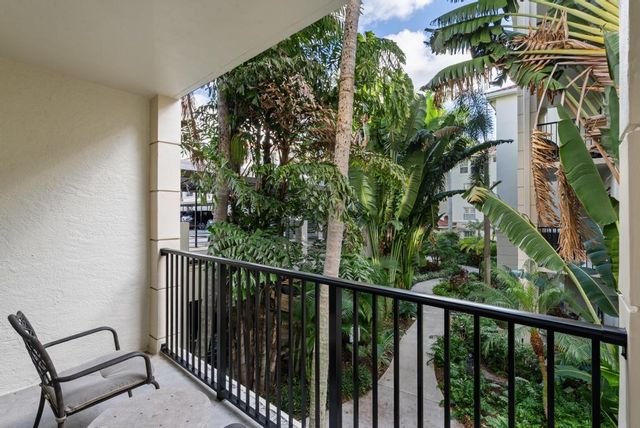 2202 Tuscany Way, Boynton Beach, FL 33435