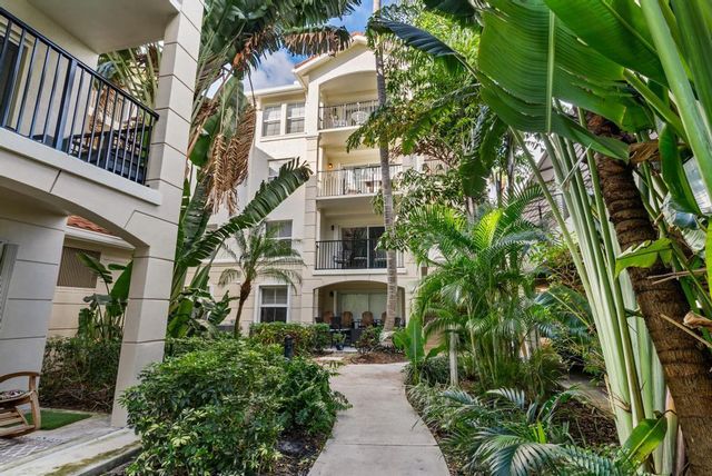 2202 Tuscany Way, Boynton Beach, FL 33435