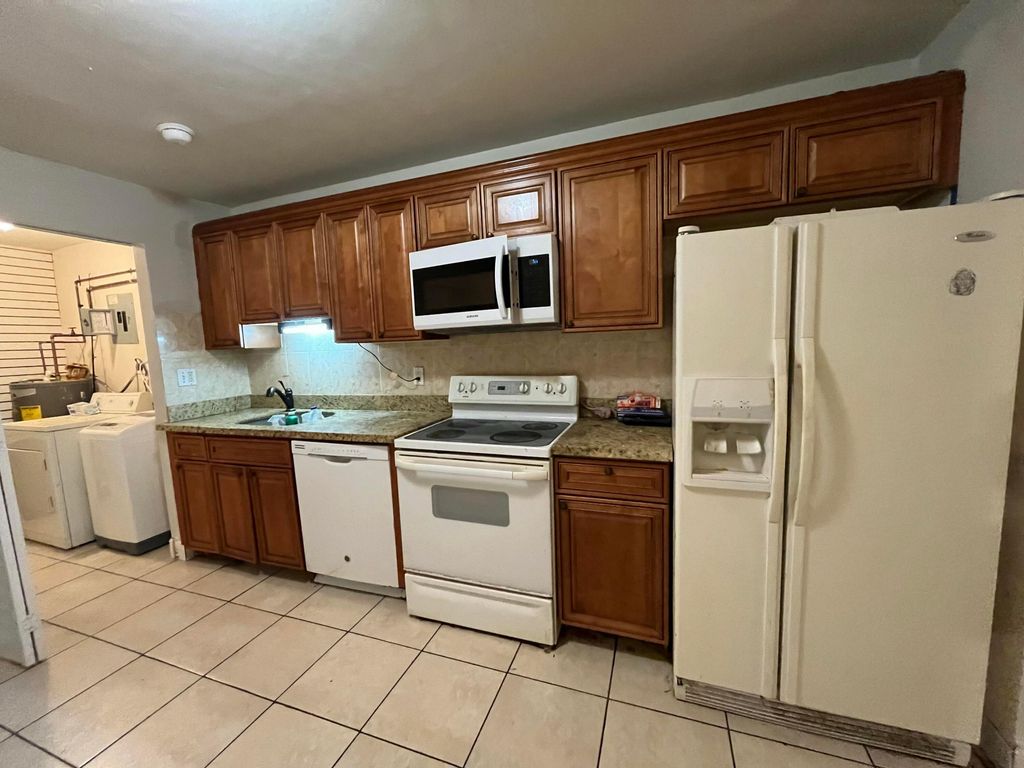105 SE 15TH Street A, Deerfield Beach, FL 33441