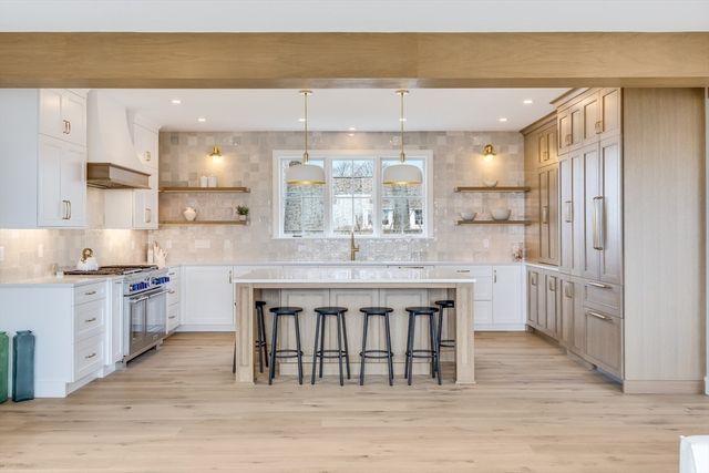 179 Beebe Acres Rd, Falmouth, MA 02540