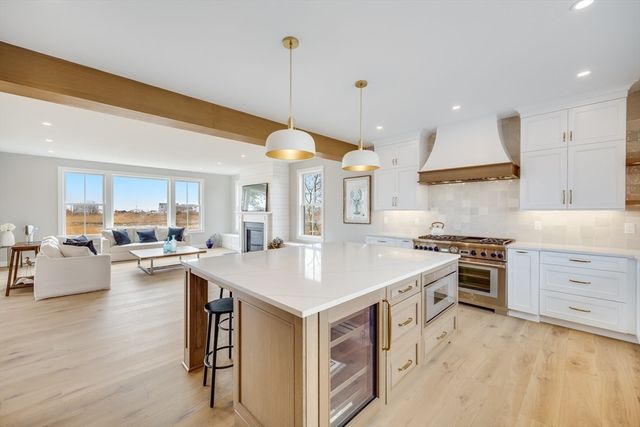 179 Beebe Acres Rd, Falmouth, MA 02540