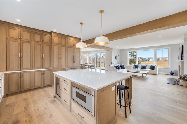 179 Beebe Acres Rd, Falmouth, MA 02540