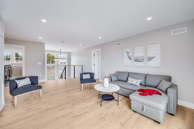 179 Beebe Acres Rd, Falmouth, MA 02540