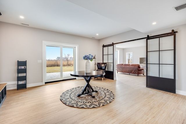 179 Beebe Acres Rd, Falmouth, MA 02540