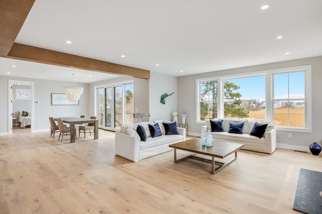 179 Beebe Acres Rd, Falmouth, MA 02540
