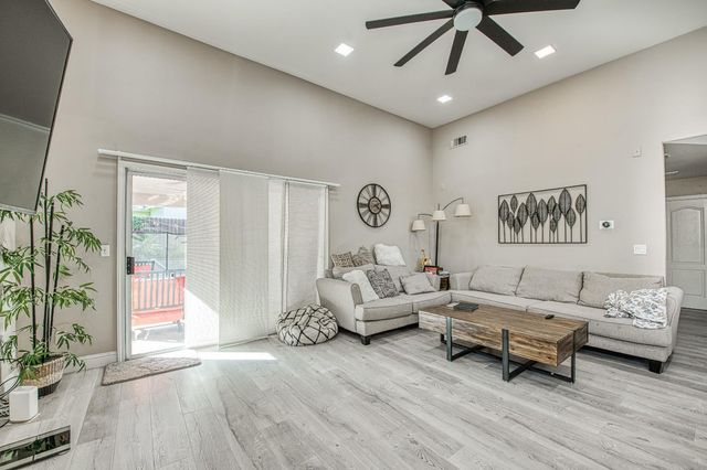 10373 N Baird Avenue, Fresno, CA 93730