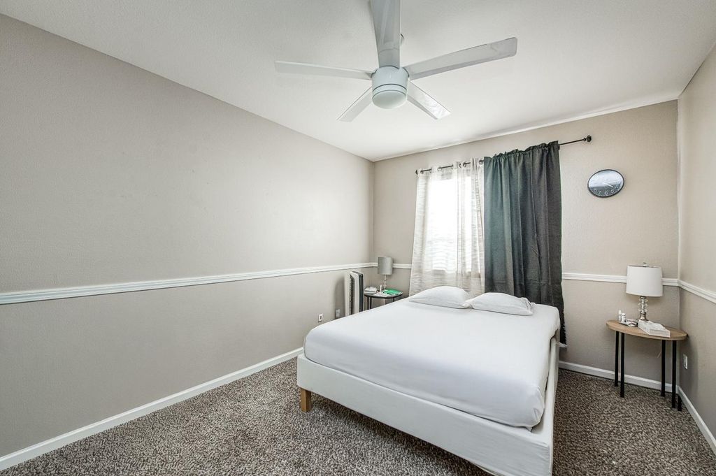 Image 14 of property listing at 10373 N Baird Avenue, Fresno, CA 93730