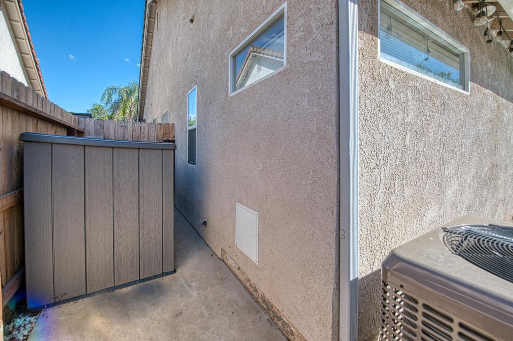 Image 21 of property listing at 10373 N Baird Avenue, Fresno, CA 93730