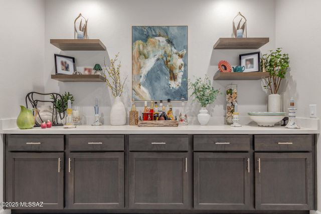 1936 N Star View Lane, Green Valley, AZ 85614