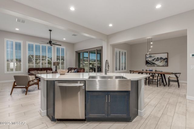 1936 N Star View Lane, Green Valley, AZ 85614