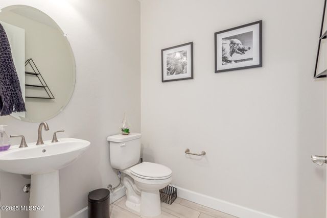 1936 N Star View Lane, Green Valley, AZ 85614