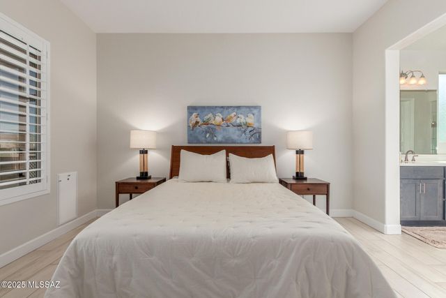 1936 N Star View Lane, Green Valley, AZ 85614