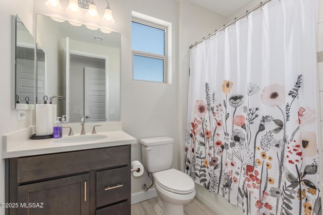 1936 N Star View Lane, Green Valley, AZ 85614