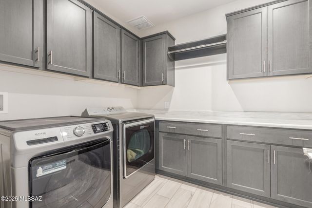 1936 N Star View Lane, Green Valley, AZ 85614