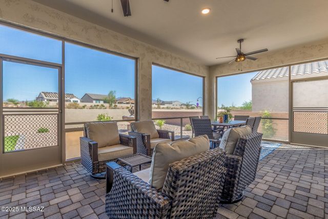 1936 N Star View Lane, Green Valley, AZ 85614