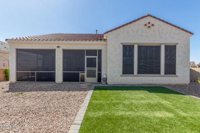 1936 N Star View Lane, Green Valley, AZ 85614