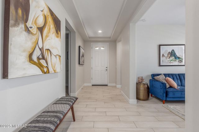 1936 N Star View Lane, Green Valley, AZ 85614