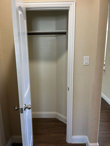 8 Pleasant Valley, Sanger, TX 76266