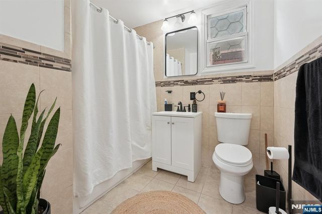 717 16th Street, Union City, NJ 07087