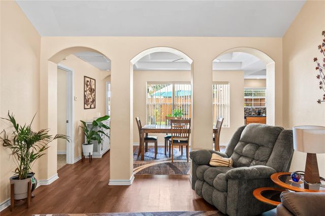 5501 Rio Sabinas Street, Rosharon, TX 77583