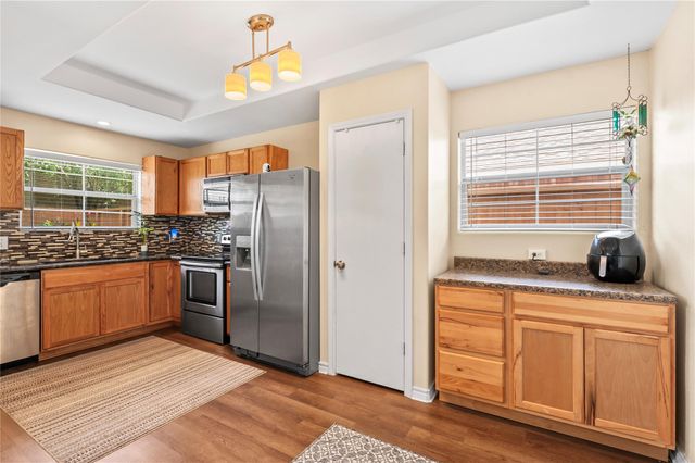 5501 Rio Sabinas Street, Rosharon, TX 77583
