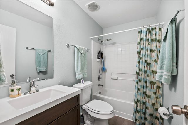 5501 Rio Sabinas Street, Rosharon, TX 77583