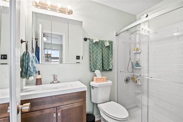 5501 Rio Sabinas Street, Rosharon, TX 77583