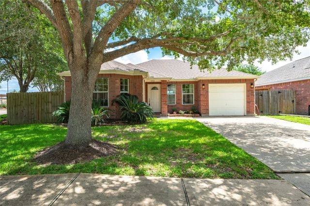 5501 Rio Sabinas Street, Rosharon, TX 77583