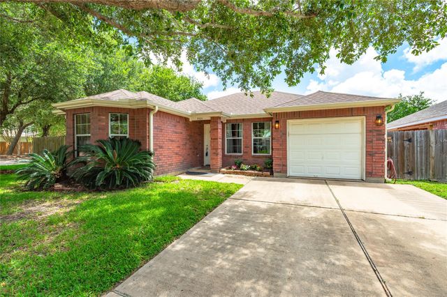 5501 Rio Sabinas Street, Rosharon, TX 77583