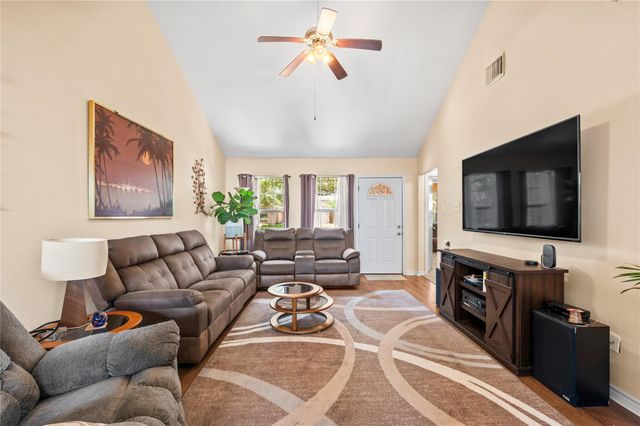 5501 Rio Sabinas Street, Rosharon, TX 77583