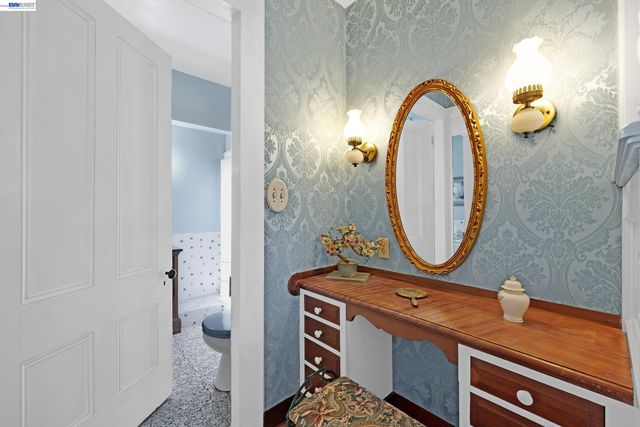 2211 College Avenue, Livermore, CA 94550