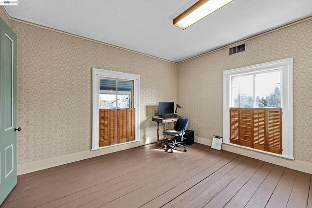 2211 College Avenue, Livermore, CA 94550