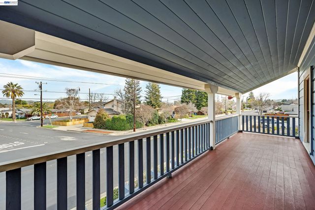 2211 College Avenue, Livermore, CA 94550