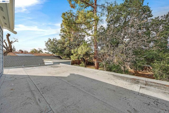 2211 College Avenue, Livermore, CA 94550