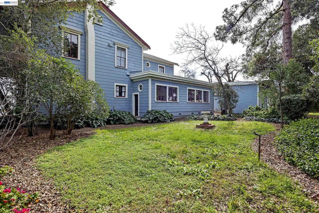 2211 College Avenue, Livermore, CA 94550