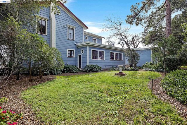 2211 College Avenue, Livermore, CA 94550