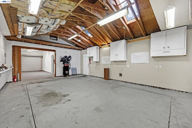 2211 College Avenue, Livermore, CA 94550