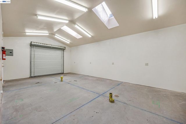 2211 College Avenue, Livermore, CA 94550