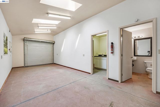 2211 College Avenue, Livermore, CA 94550