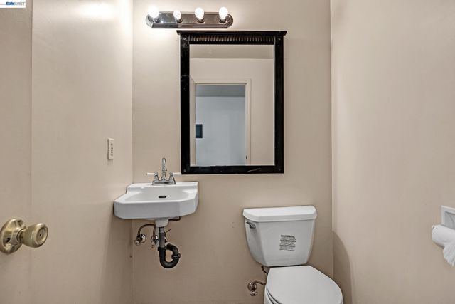 2211 College Avenue, Livermore, CA 94550