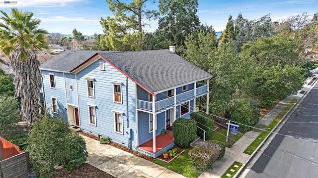 2211 College Avenue, Livermore, CA 94550