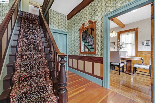 2211 College Avenue, Livermore, CA 94550