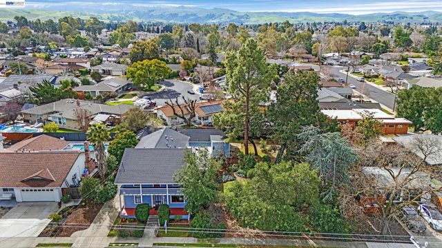 2211 College Avenue, Livermore, CA 94550