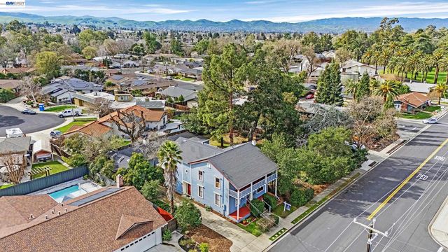 2211 College Avenue, Livermore, CA 94550