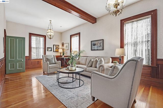 2211 College Avenue, Livermore, CA 94550