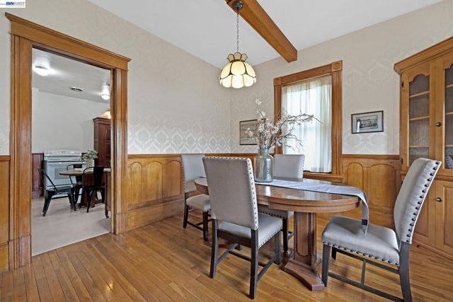 2211 College Avenue, Livermore, CA 94550